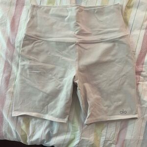 ALO Yoga Women's Light Gray High-Waist Bike Shorts